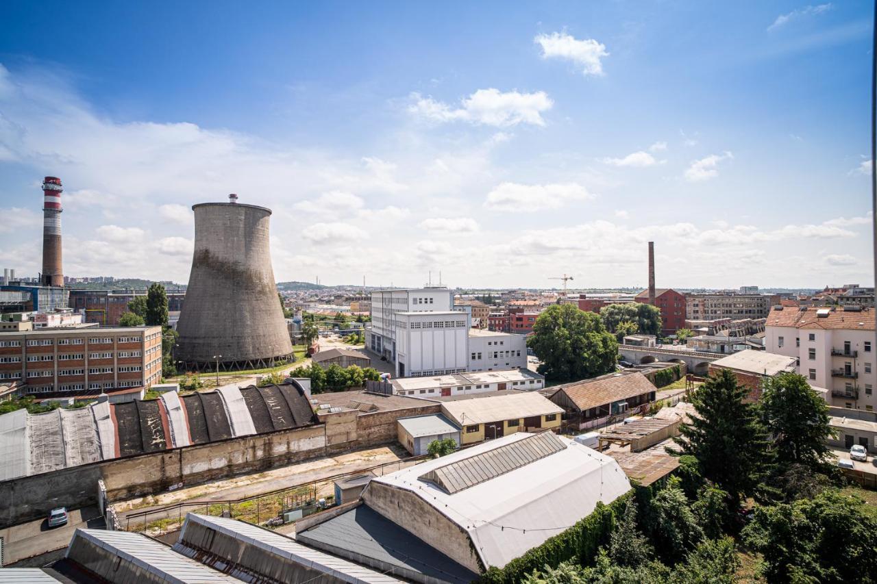 Zeppelin Studio With An Industrial View - Brno Apartment Luaran gambar