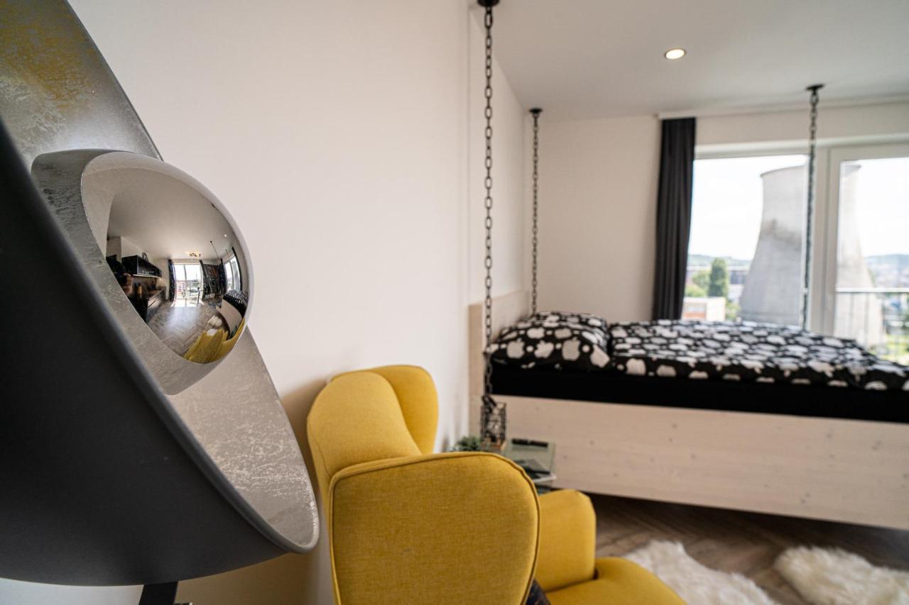 Zeppelin Studio With An Industrial View - Brno Apartment Luaran gambar